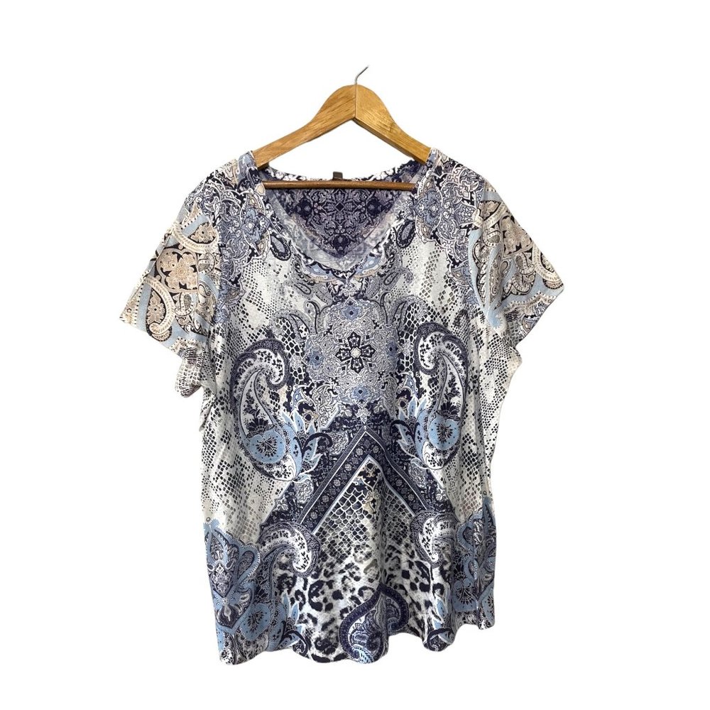 Avenue Women's Plus Size Blue dazzled Print Top Short Sleeve V-Neck size 18/20